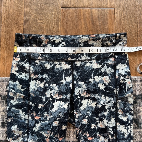 Lululemon women’s speed up crop size 8 - Picture 9 of 10